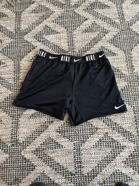Nike Black Performance shorts girls XL